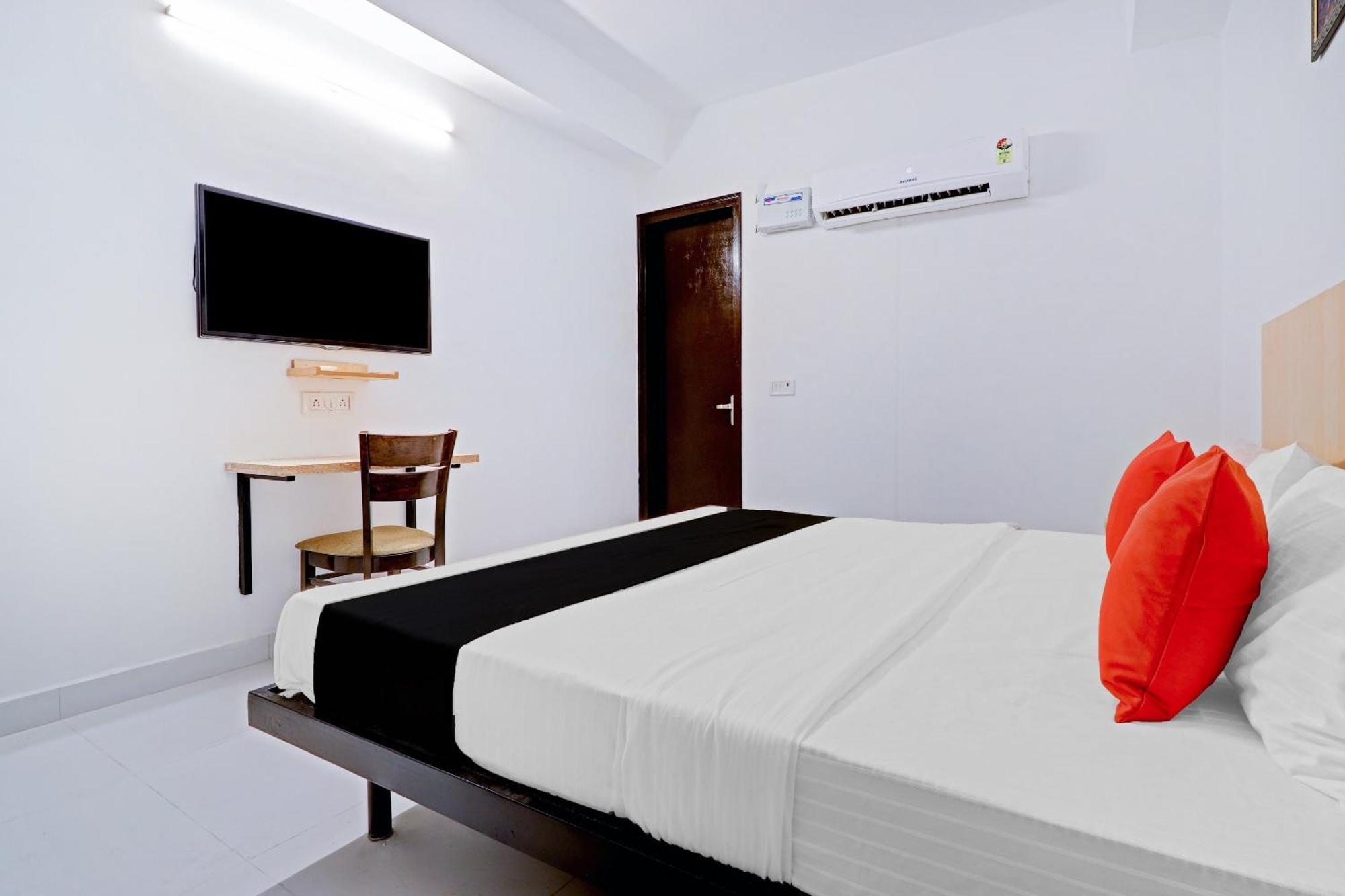 Hotel O Vasundhra Grand Gáziábád Kültér fotó